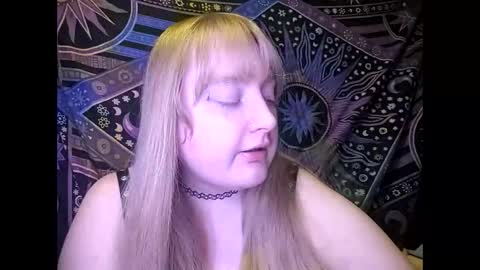 vikkivenus online show from 12-23-25, 03:37