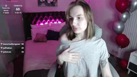 Snapshot of vikky_moon chatting on 03-09-25, 04:16 Vikky online show from 03-09-25, 04:16