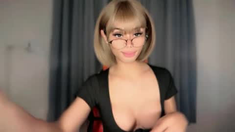 Snapshot of vikkylustfull chatting on 06-17-26, 05:47 vikkylustfull online show from 06-17-26, 05:47