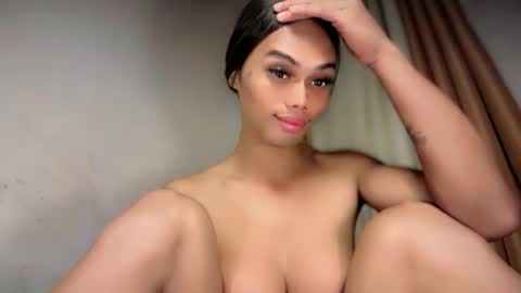 Snapshot of vikkylustfull chatting on 06-25-26, 09:19 vikkylustfull online show from 06-25-26, 09:19