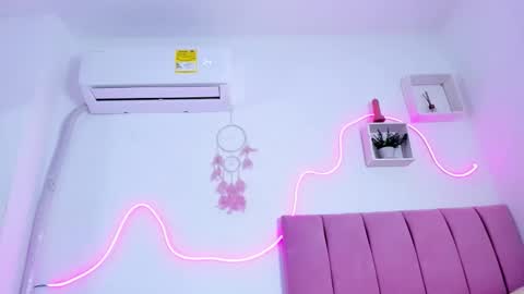 victoria online show from 11-25-25, 03:12