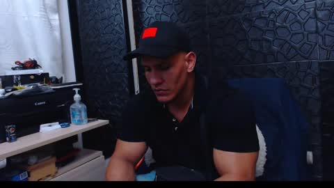 Viktor Herrera online show from 02-01-25, 01:44