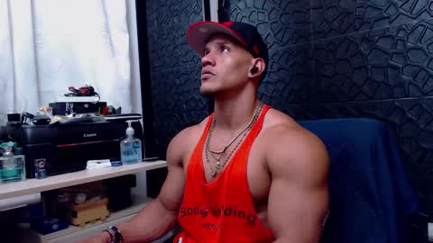 Viktor Herrera online show from 02-05-25, 03:52