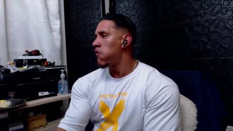 Viktor Herrera online show from 02-06-25, 02:44