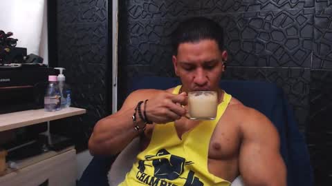 Viktor Herrera online show from 10-02-25, 02:35