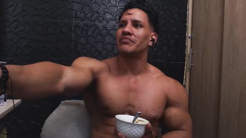 Viktor Herrera online show from 11-20-25, 02:45