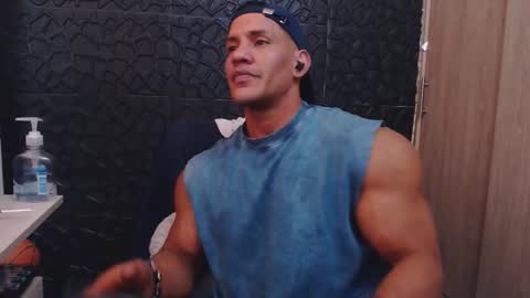 Viktor Herrera online show from 12-01-25, 04:56