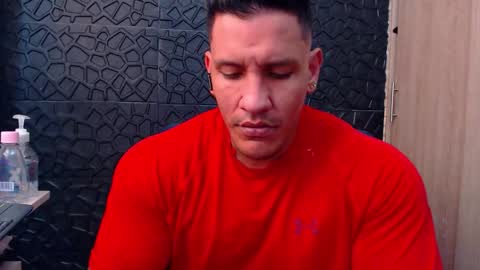 Snapshot of viktorherrera chatting on 01-17-26, 03:39 Viktor Herrera online show from 01-17-26, 03:39