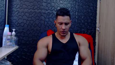 Snapshot of viktorherrera chatting on 02-08-26, 03:15 Viktor Herrera online show from 02-08-26, 03:15