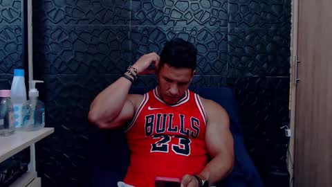 Snapshot of viktorherrera chatting on 02-11-26, 06:57 Viktor Herrera online show from 02-11-26, 06:57