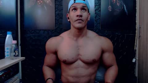 Snapshot of viktorherrera chatting on 02-25-26, 06:17 Viktor Herrera online show from 02-25-26, 06:17