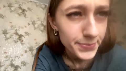 Snapshot of viktoria9898 chatting on 12-18-24, 10:08 Sweett online show from 12-18-24, 10:08
