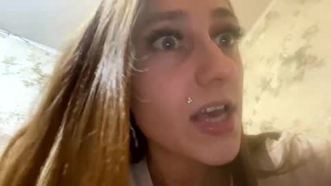 Snapshot of viktoria9898 chatting on 01-02-25, 10:33 Sweett online show from 01-02-25, 10:33