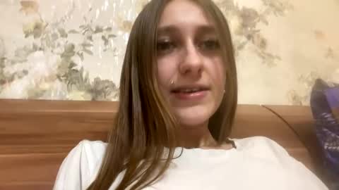 Snapshot of viktoria9898 chatting on 01-03-25, 01:38 Sweett online show from 01-03-25, 01:38