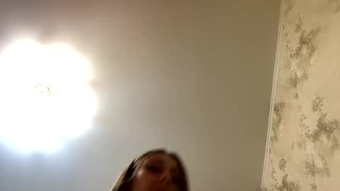 Snapshot of viktoria9898 chatting on 01-09-25, 11:56 Sweett online show from 01-09-25, 11:56