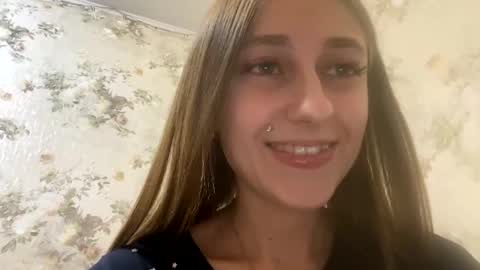 Snapshot of viktoria9898 chatting on 01-26-25, 03:48 Sweett online show from 01-26-25, 03:48