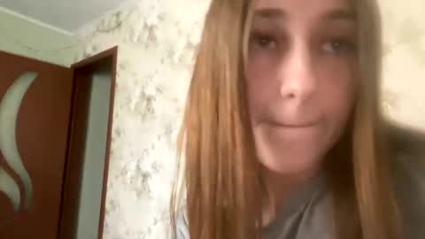 Snapshot of viktoria9898 chatting on 01-30-25, 10:29 Sweett online show from 01-30-25, 10:29