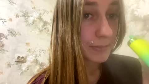 Snapshot of viktoria9898 chatting on 02-04-25, 12:29 Sweett online show from 02-04-25, 12:29