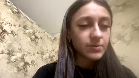 Snapshot of viktoria9898 chatting on 02-18-25, 10:16 Sweett online show from 02-18-25, 10:16