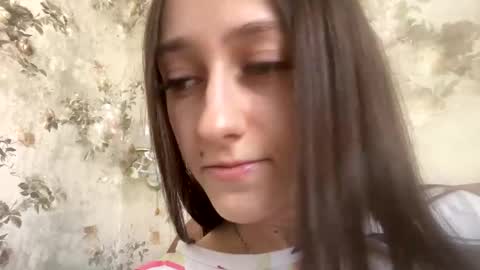 Snapshot of viktoria9898 chatting on 02-19-25, 10:12 Sweett online show from 02-19-25, 10:12