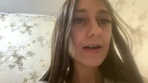 Snapshot of viktoria9898 chatting on 02-22-25, 12:38 Sweett online show from 02-22-25, 12:38