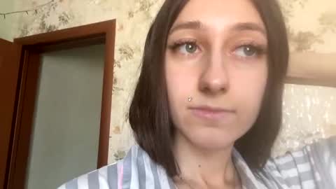 Snapshot of viktoria9898 chatting on 03-10-25, 10:26 Sweett online show from 03-10-25, 10:26