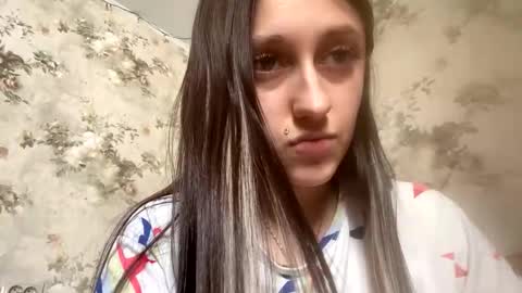 Snapshot of viktoria9898 chatting on 09-23-25, 11:35 Sweett online show from 09-23-25, 11:35