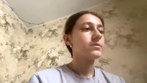 Snapshot of viktoria9898 chatting on 10-13-25, 06:24 Sweett online show from 10-13-25, 06:24