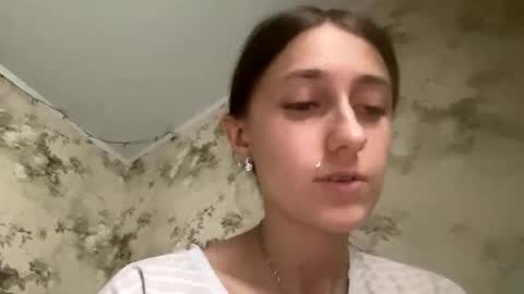 Snapshot of viktoria9898 chatting on 10-21-25, 11:11 Sweett online show from 10-21-25, 11:11