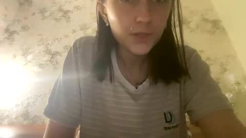 Snapshot of viktoria9898 chatting on 03-09-26, 12:36 Sweett online show from 03-09-26, 12:36