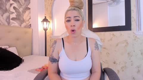 Viktoria online show from 01-05-25, 03:13