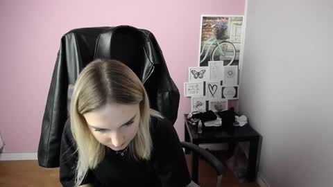 viktoria_lovely online show from 10-22-25, 09:31