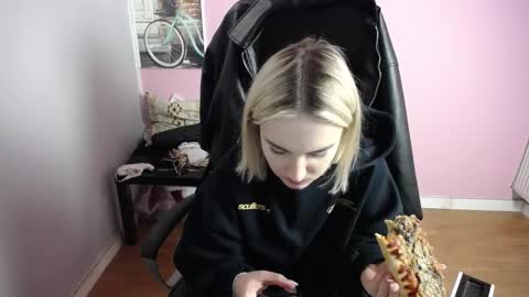 viktoria_lovely online show from 03-26-26, 08:53