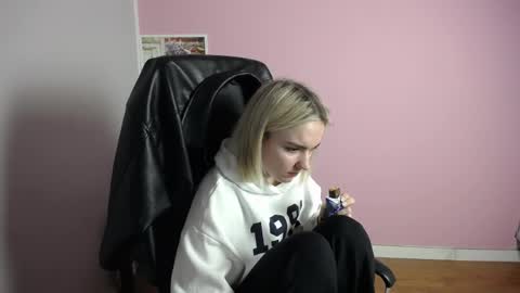 viktoria_lovely online show from 03-27-26, 08:20