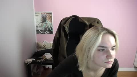 viktoria_lovely online show from 04-15-26, 09:49