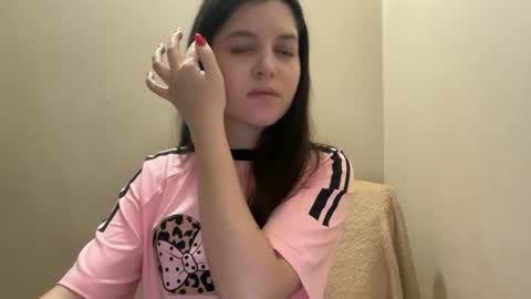 Snapshot of viktoria_most chatting on 11-12-25, 10:09 Viktoria Most online show from 11-12-25, 10:09