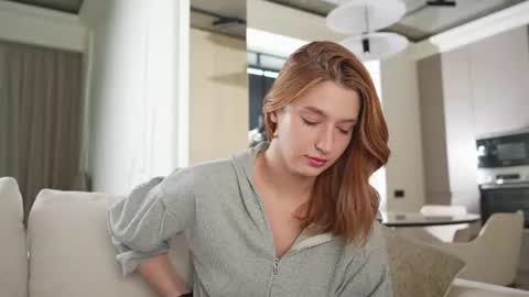 Snapshot of villanelle_l chatting on 06-20-26, 01:25 Lana online show from 06-20-26, 01:25