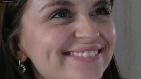 Snapshot of villuuvargas chatting on 01-21-25, 08:30 Eva online show from 01-21-25, 08:30