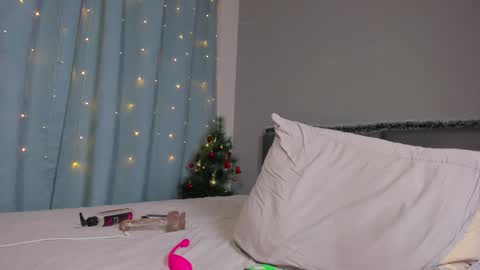 Vina online show from 12-24-24, 06:06