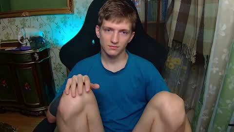 Snapshot of vince__dice chatting on 01-23-25, 11:05 Dimoooooon online show from 01-23-25, 11:05