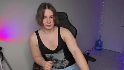 Vincent Strong online show from 12-13-24, 01:44