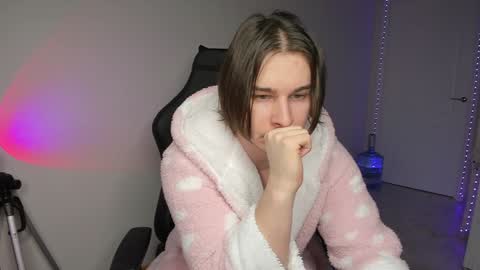 Vincent Strong online show from 01-03-25, 01:14