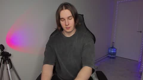 Vincent Strong online show from 01-15-25, 02:24