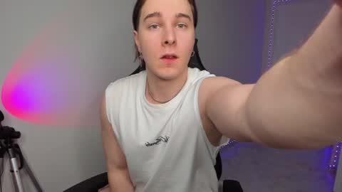 Vincent Strong online show from 01-26-25, 02:30