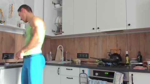 Vincent.  uncut 18cm online show from 01-11-25, 08:33