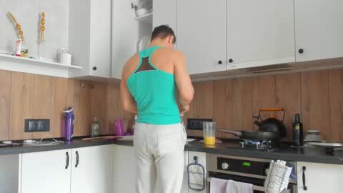 Vincent.  uncut 18cm online show from 02-15-25, 09:05