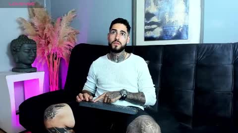 Snapshot of vincentsartori chatting on 10-24-25, 07:21 Vincent Sartori online show from 10-24-25, 07:21