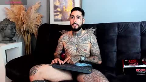 Snapshot of vincentsartori chatting on 10-25-25, 06:02 Vincent Sartori online show from 10-25-25, 06:02