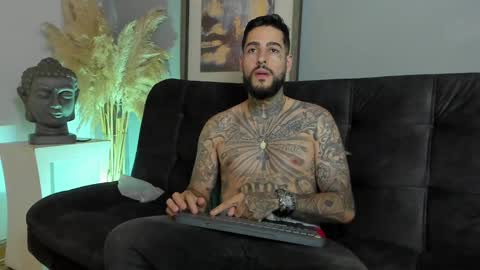 Snapshot of vincentsartori chatting on 11-22-25, 08:19 Vincent Sartori online show from 11-22-25, 08:19