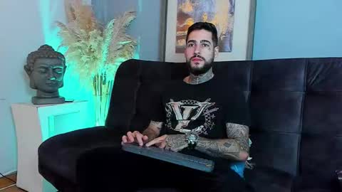 Snapshot of vincentsartori chatting on 11-26-25, 07:48 Vincent Sartori online show from 11-26-25, 07:48